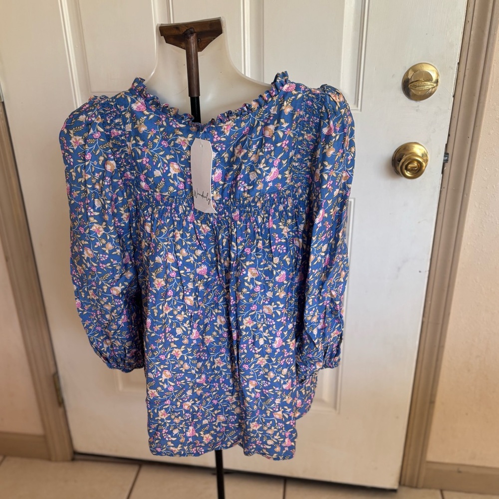NWT Small Wonderly blue vines ditsy floral Printed 3/4 sleeve Peasant Top. - Picture 2 of 2